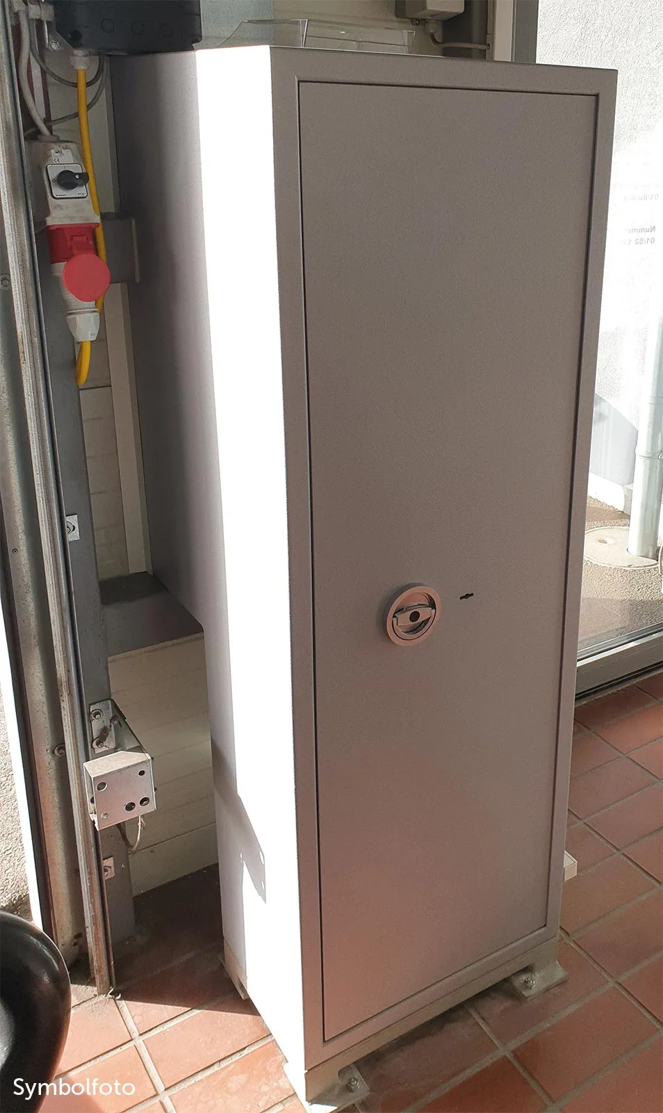 Rottner Autohaustresor 6 Ausgabefächer Elektronikschloss grau – Ansicht 5